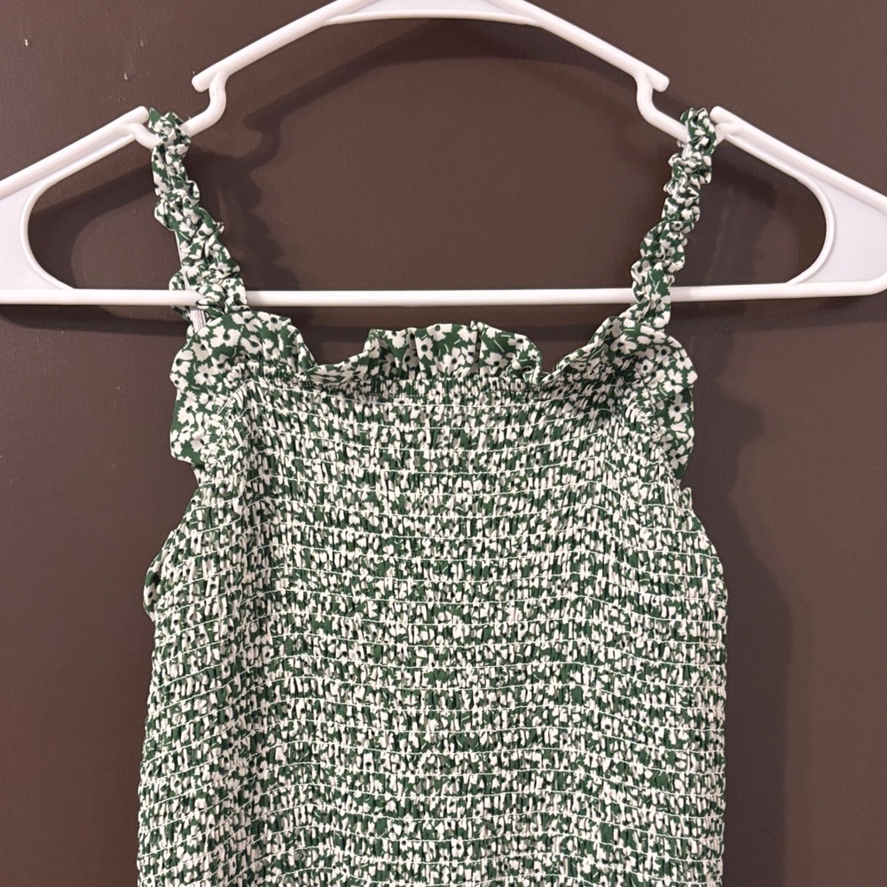 Green Floral SHEIN Mini Dress – Flowy & Feminine - Picture 2 of 8